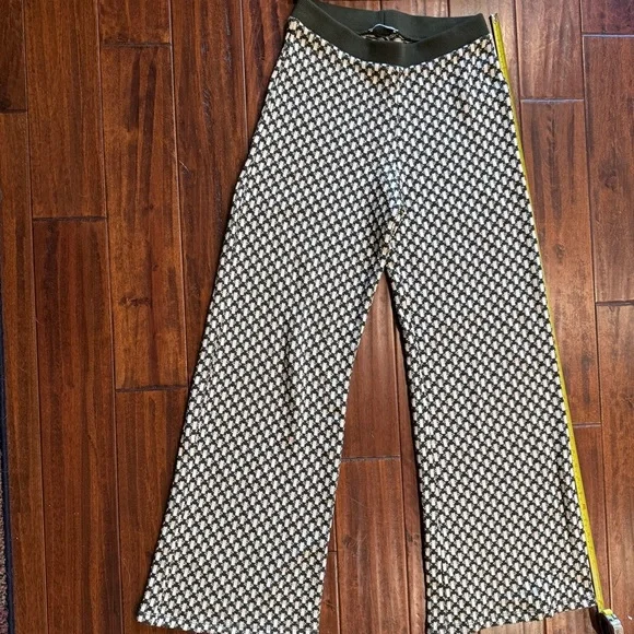 Zara’s Green and Ecru knit outfit/set. Size Large  worn one, like new condition! - Picture 3 of 13